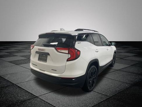 Used 2022 GMC Terrain SLT w/ Elevation Edition image 7