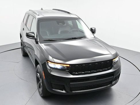 Used 2023 Jeep Grand Cherokee L Laredo AWD/4WD image 34