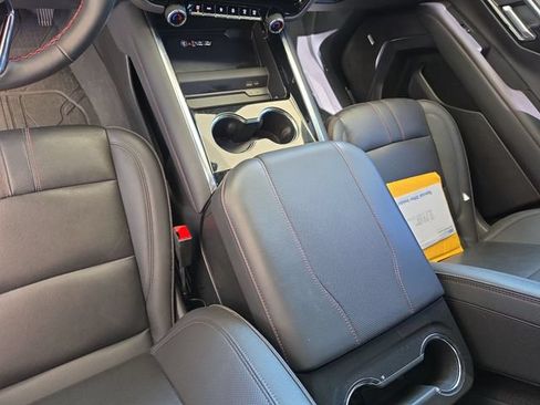 Used 2025 Chevrolet Suburban RST w/ RST Capability Package AWD/4WD image 25