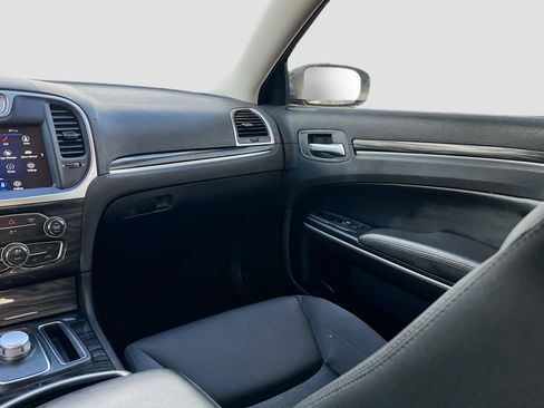Used 2022 Chrysler 300 Touring w/ Sport Appearance Package RWD image 21