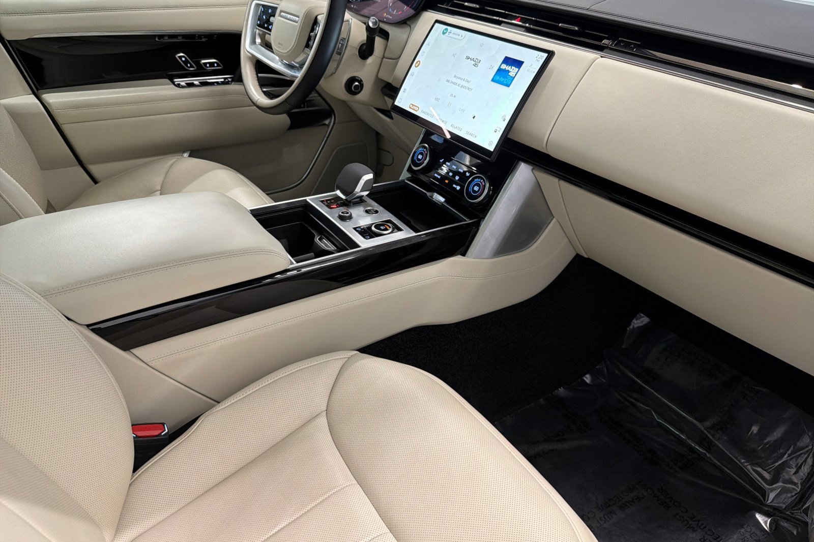 Certified 2023 Land Rover Range Rover SE AWD/4WD image 33