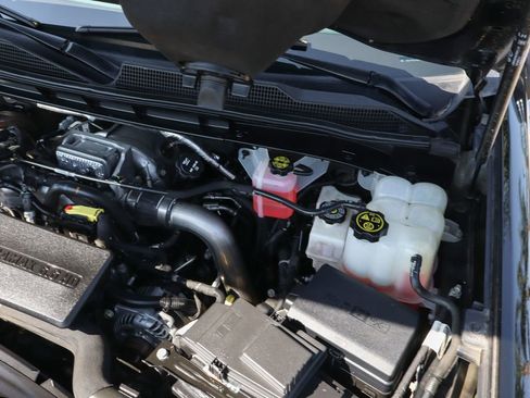 Used 2022 Chevrolet Silverado 3500 High Country image 14