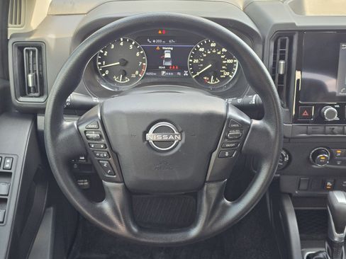 Used 2025 Nissan Frontier S AWD/4WD image 17