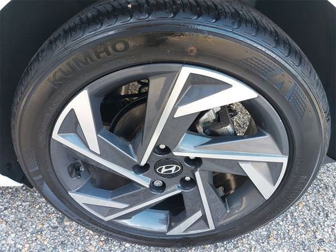 Certified 2025 Hyundai Elantra SEL w/ Cargo Package image 33