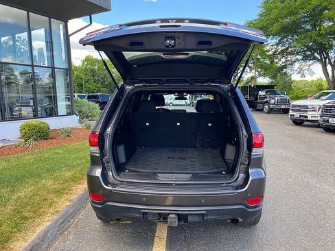 Used 2021 Jeep Grand Cherokee Laredo AWD/4WD image 9