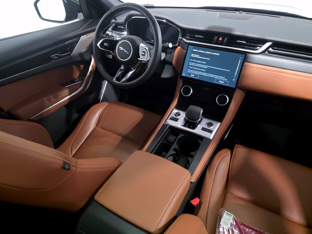 Certified 2025 Jaguar F-PACE R-Dynamic S AWD/4WD image 14