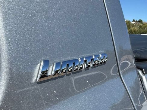 Used 2015 Toyota Tundra Limited w/ Limited Premium Package AWD/4WD image 14