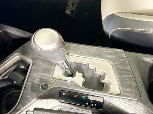 Used 2017 Toyota RAV4 Platinum image 25