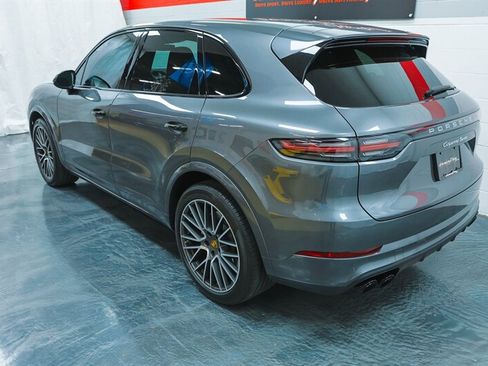 Used 2020 Porsche Cayenne Turbo AWD/4WD image 19