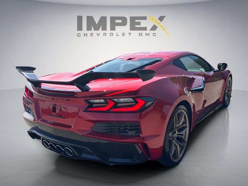 Used 2025 Chevrolet Corvette Z06 RWD image 5