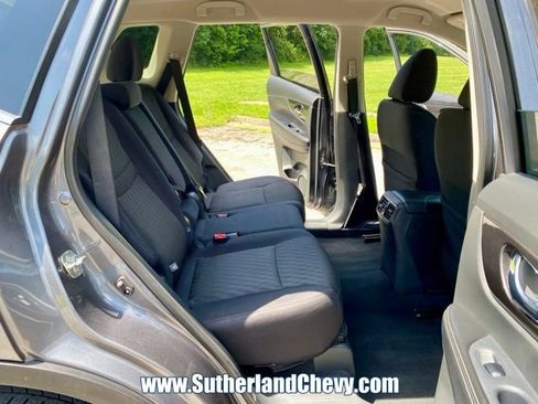 Used 2019 Nissan Rogue FWD image 34