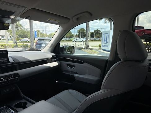 Used 2023 Honda Pilot EX-L image 17