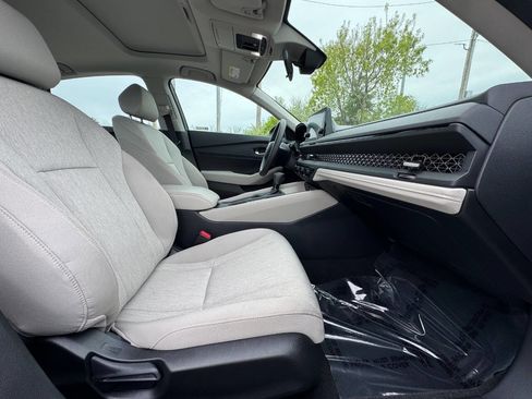 Used 2024 Honda Accord EX image 11