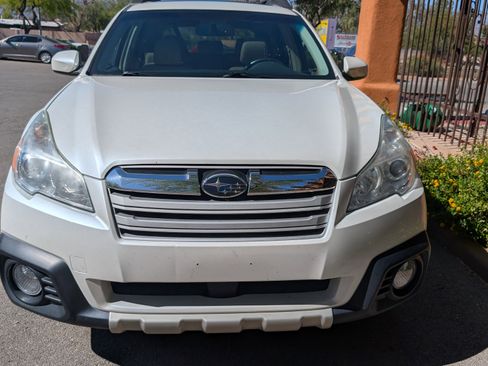 Used 2013 Subaru Outback 2.5i Limited AWD/4WD image 3