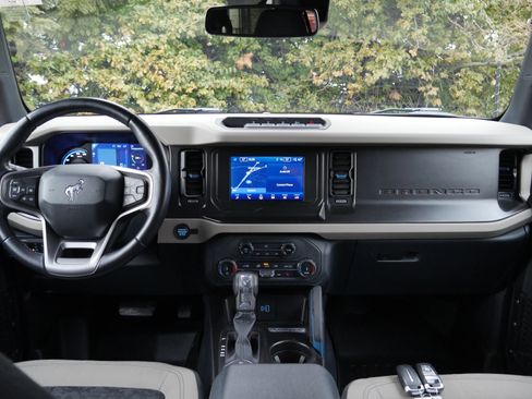 Certified 2022 Ford Bronco Wildtrak image 9