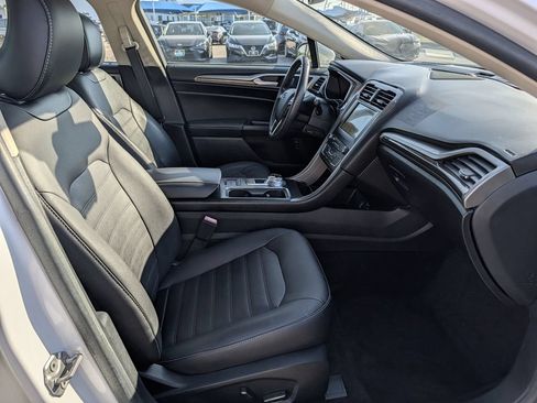 Used 2017 Ford Fusion SE w/ Equipment Group 602A FWD image 34