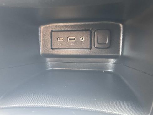 Used 2023 Chevrolet Equinox LT FWD image 18