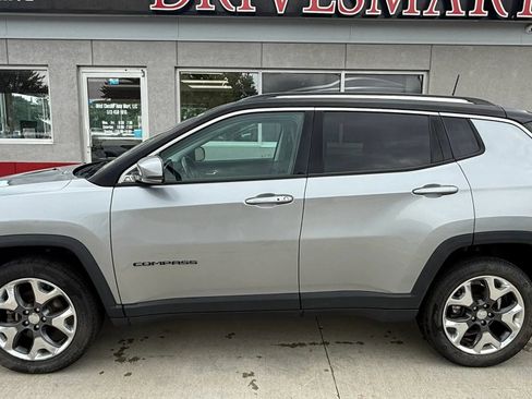 Used 2019 Jeep Compass Limited w/ Safety & Security Group AWD/4WD image 5