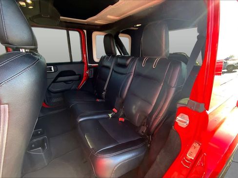 Used 2021 Jeep Wrangler Unlimited Sahara AWD/4WD image 21