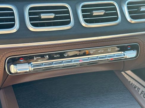 Used 2025 Mercedes-Benz GLE 450 4MATIC image 47