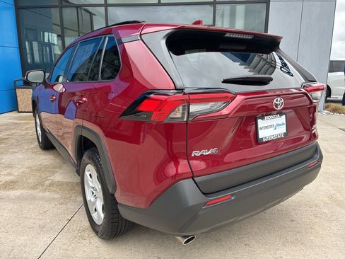Used 2019 Toyota RAV4 XLE AWD/4WD image 7