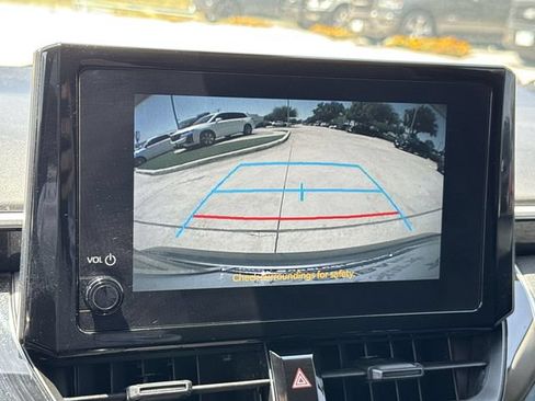 Used 2025 Toyota Corolla LE FWD image 25