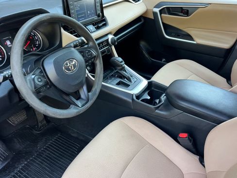 Certified 2021 Toyota RAV4 LE FWD image 11