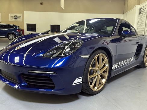 Used 2024 Porsche 718 Cayman image 5