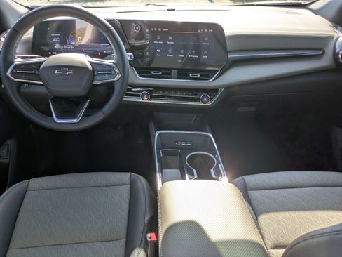 Used 2025 Chevrolet Equinox LT w/ Convenience Package II FWD image 16