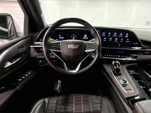 Used 2022 Cadillac Escalade ESV Sport Platinum image 5