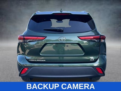 Used 2023 Toyota Highlander XLE FWD image 5