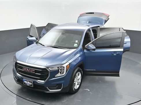 Used 2024 GMC Terrain SLE image 26