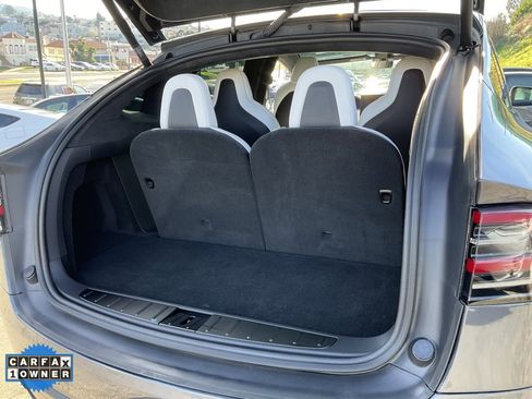 Used 2023 Tesla Model X Plaid image 7
