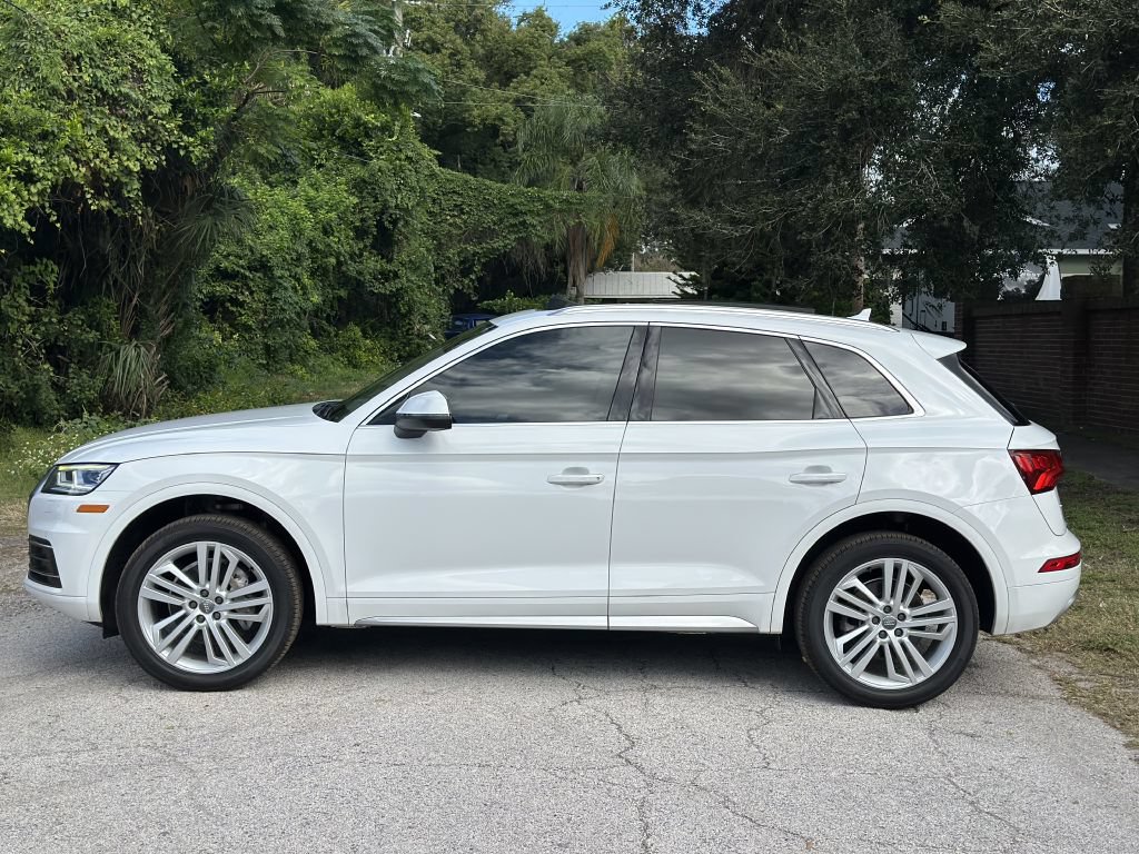 Used 2020 Audi Q5 2.0T Premium Plus w/ Premium Plus Package AWD/4WD image 2