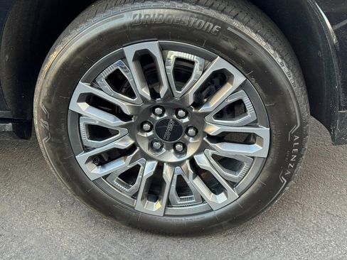 Used 2024 GMC Yukon Denali Ultimate image 10