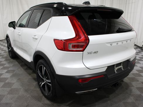 Used 2019 Volvo XC40 T5 R-Design AWD/4WD image 34
