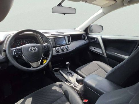 Used 2014 Toyota RAV4 LE FWD image 7