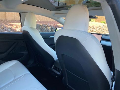 Used 2023 Tesla Model 3 Standard Range image 37