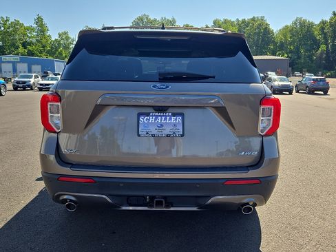 Used 2021 Ford Explorer XLT w/ Equipment Group 202A AWD/4WD image 5