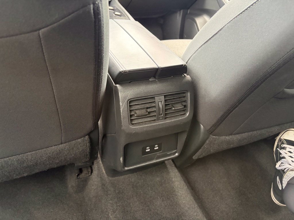 Certified 2024 Nissan Rogue SV FWD image 24