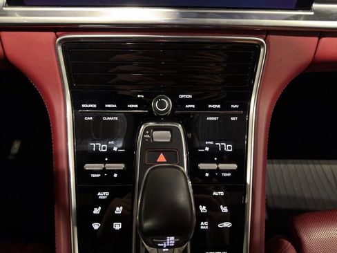 Used 2023 Porsche Panamera 4 Platinum Edition image 13