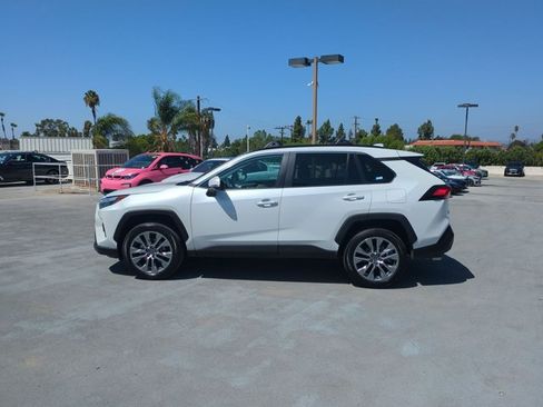 Used 2023 Toyota RAV4 XLE Premium FWD image 9