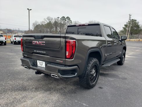 Used 2019 GMC Sierra 1500 AT4 w/ AT4 Premium Package image 3
