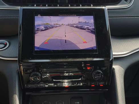 New 2026 Jeep Grand Cherokee Laredo image 29