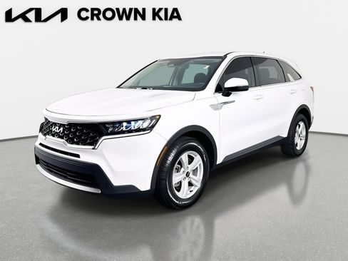 Used 2023 Kia Sorento LX image 1