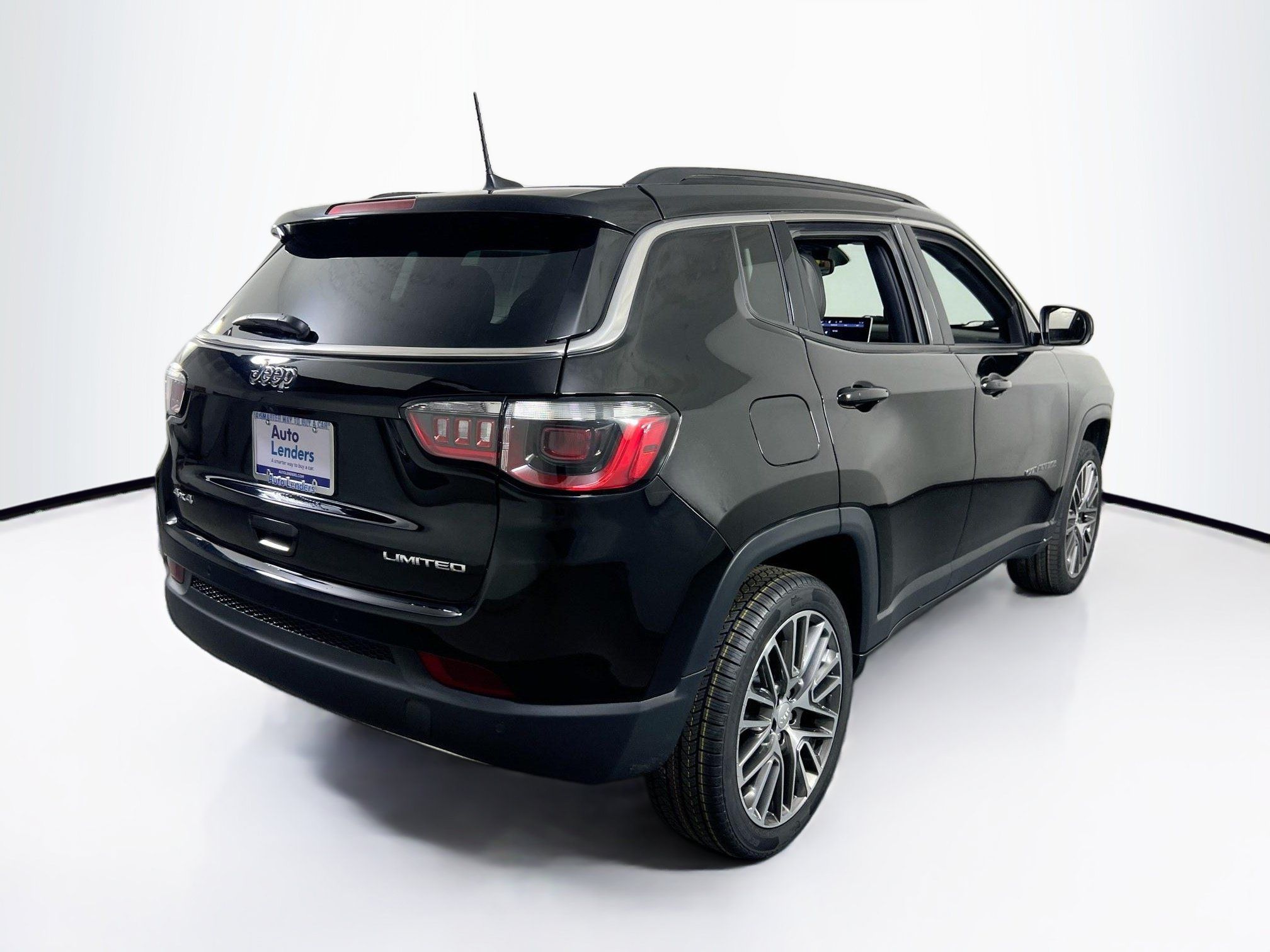 Used 2023 Jeep Compass Limited w/ Elite Group AWD/4WD image 5
