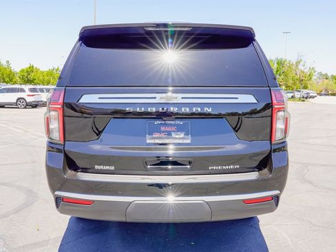 Used 2024 Chevrolet Suburban Premier AWD/4WD image 11