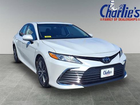 Certified 2023 Toyota Camry XLE image 3