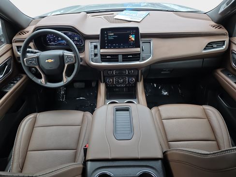 Used 2024 Chevrolet Tahoe High Country AWD/4WD image 9