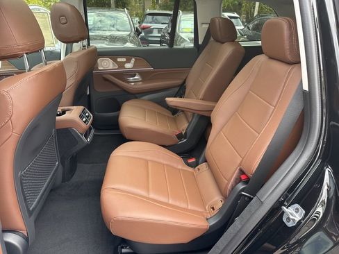 New 2026 Mercedes-Benz GLS 450 4MATIC image 16